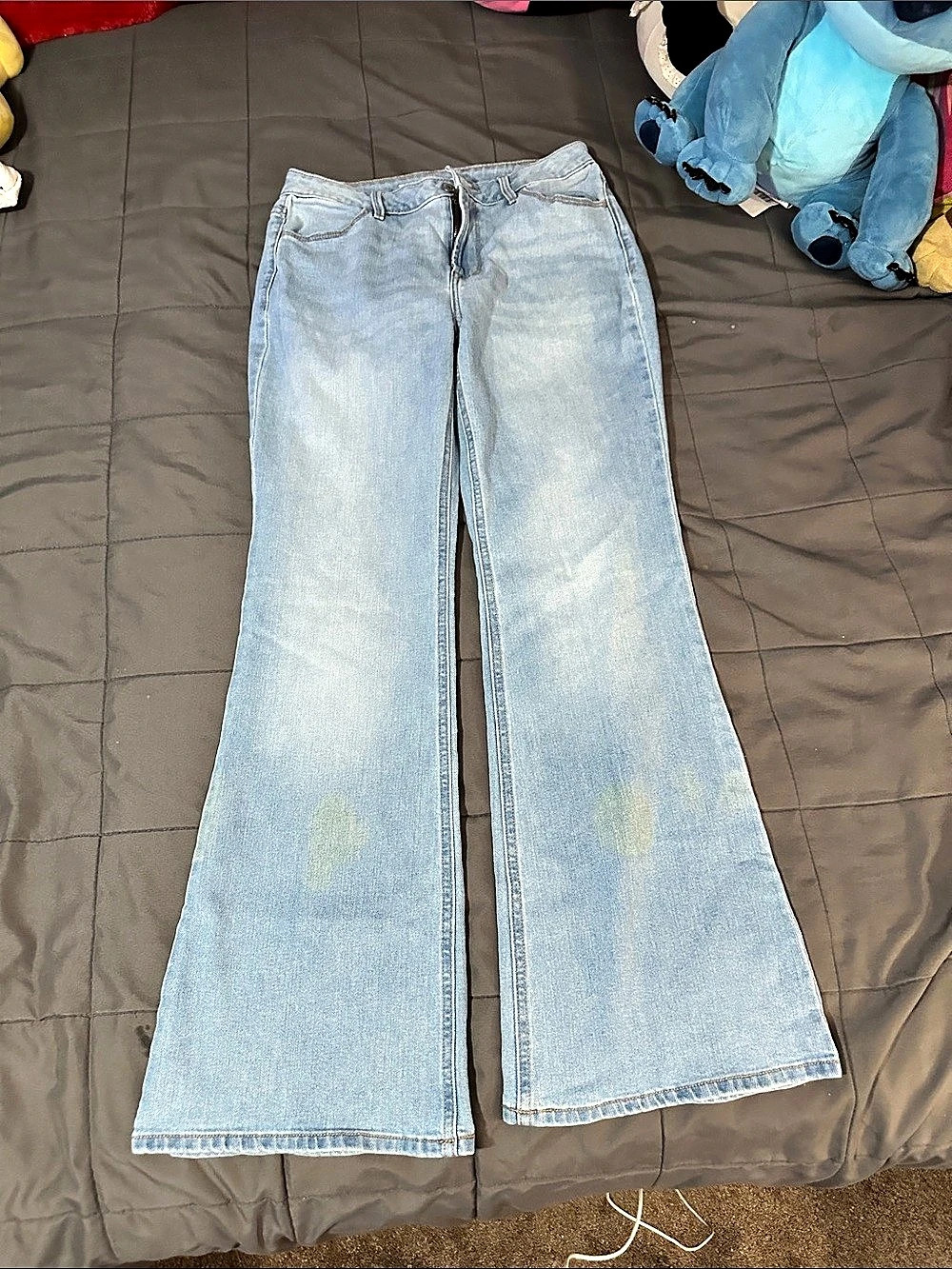 Old Navy High-Waisted Wow Flare Jeans Blue Size 8